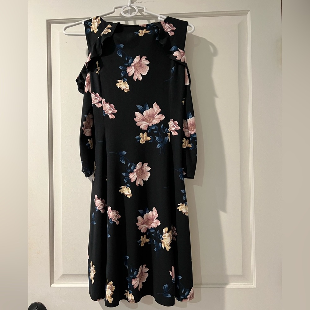 Black floral cold shoulder dress size small juniors